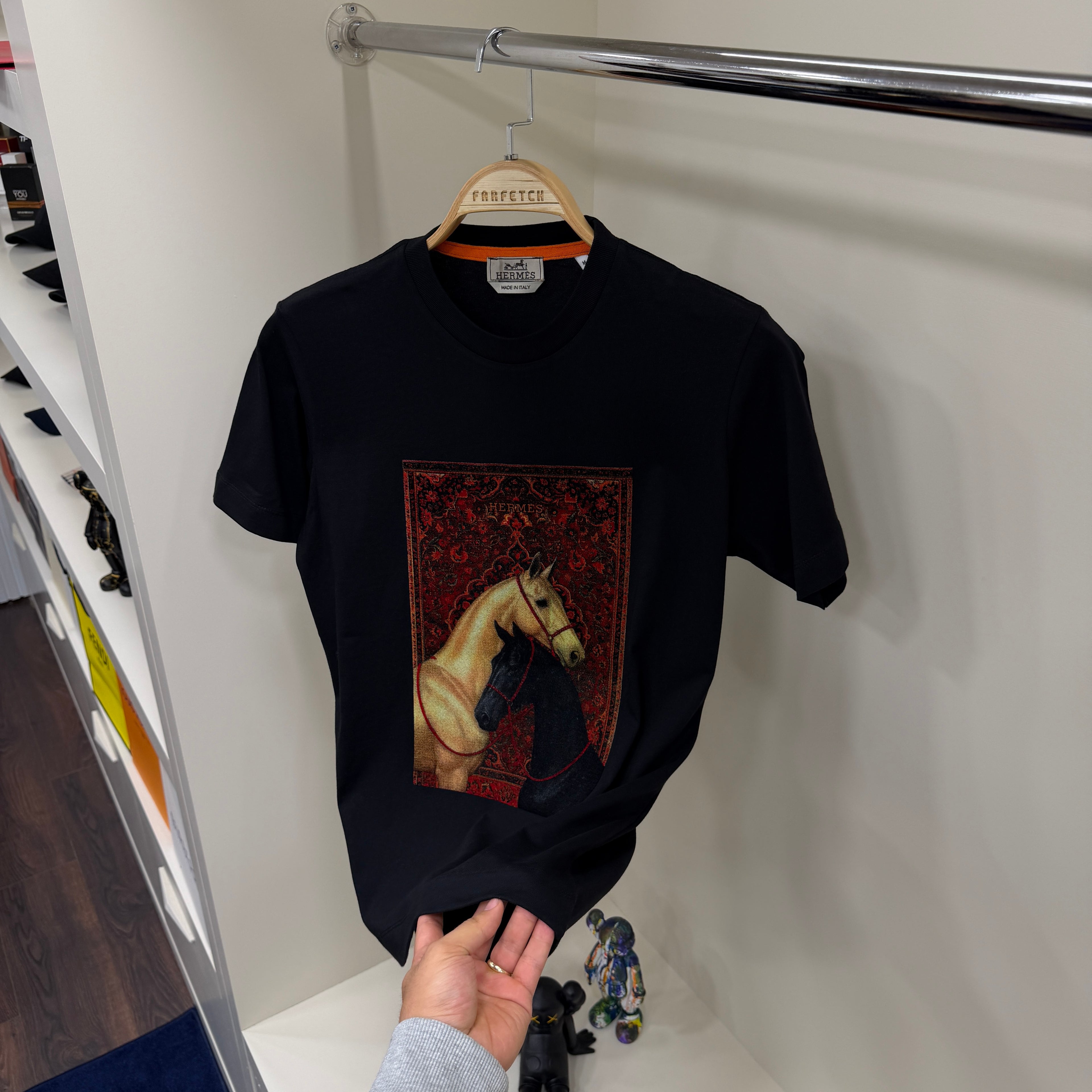 Hermes Flok Baskı Siyah T-Shirt