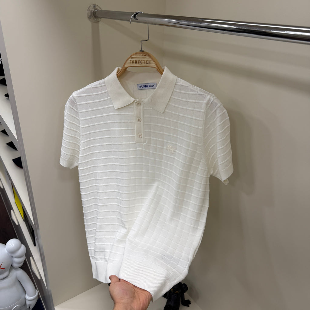 Burberry Beyaz Yakalı Örme Tshirt