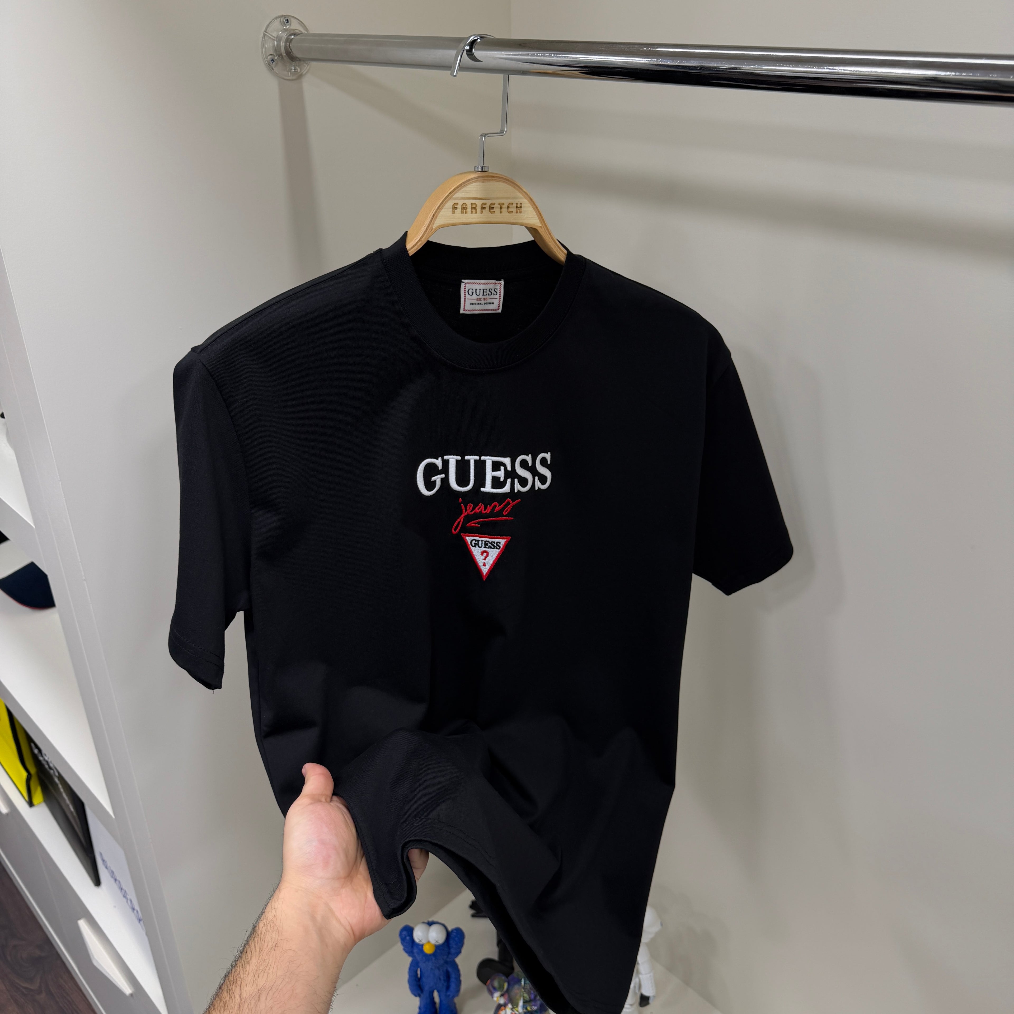 Guess Göğüs Nakış Detay Siyah T-Shirt