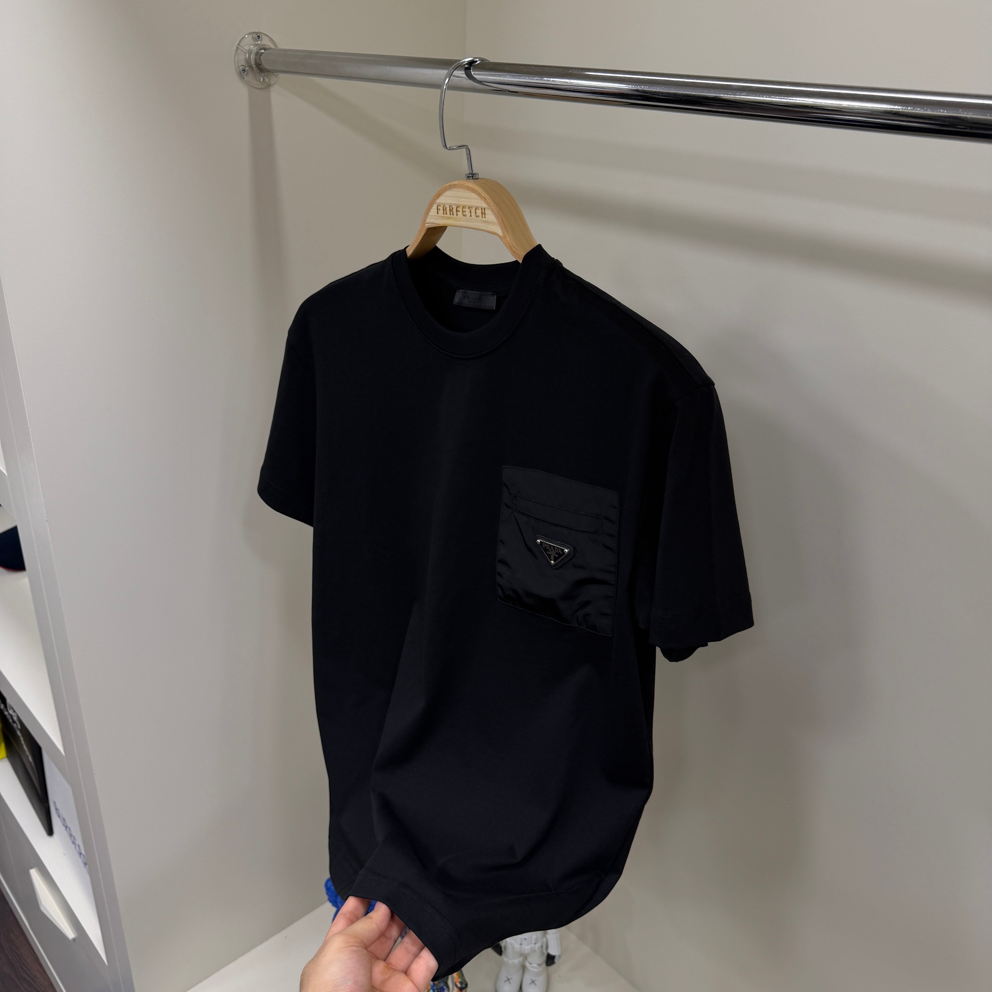 Prada Cep Detay Siyah T-Shirt