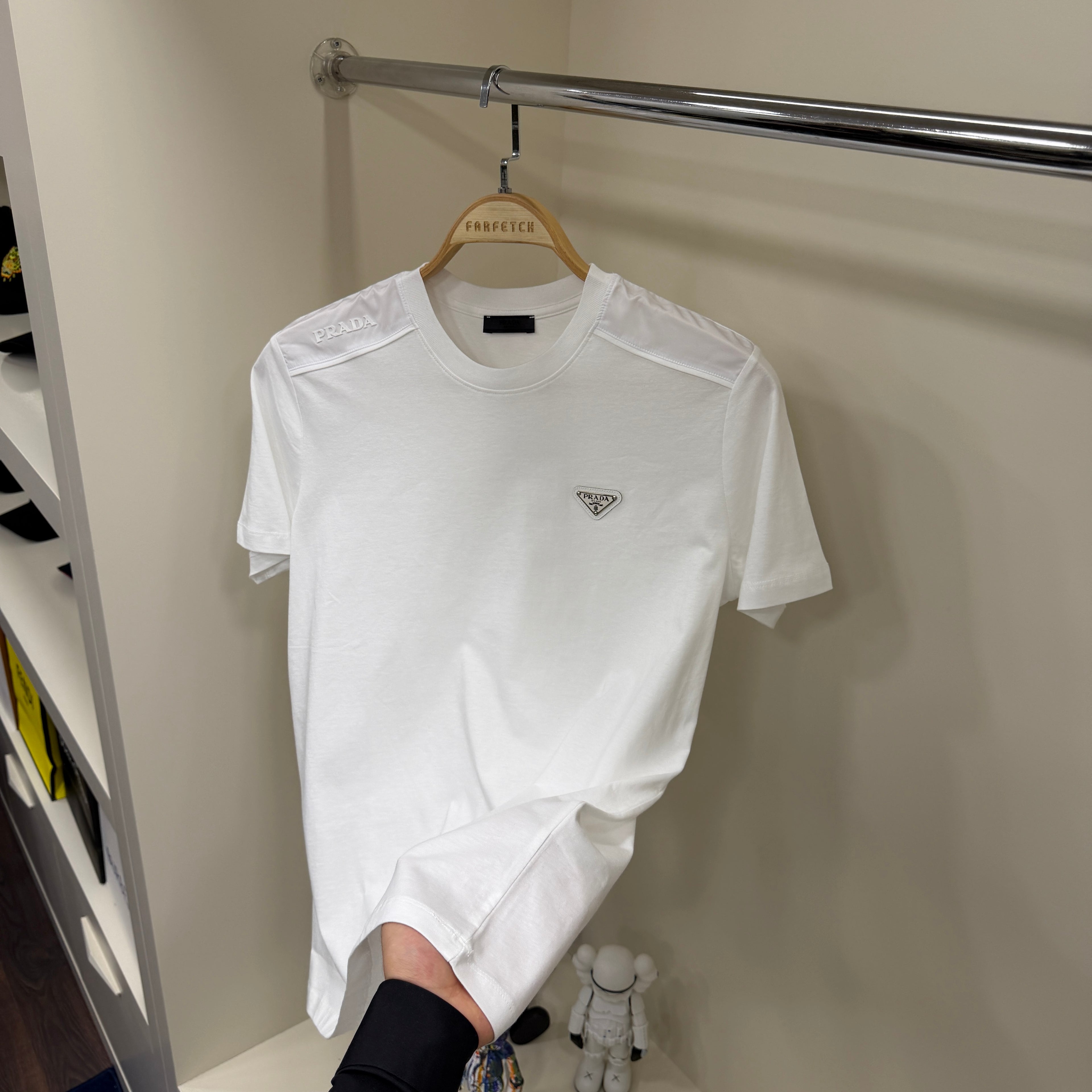 Prada Omuz Detay Beyaz T-Shirt