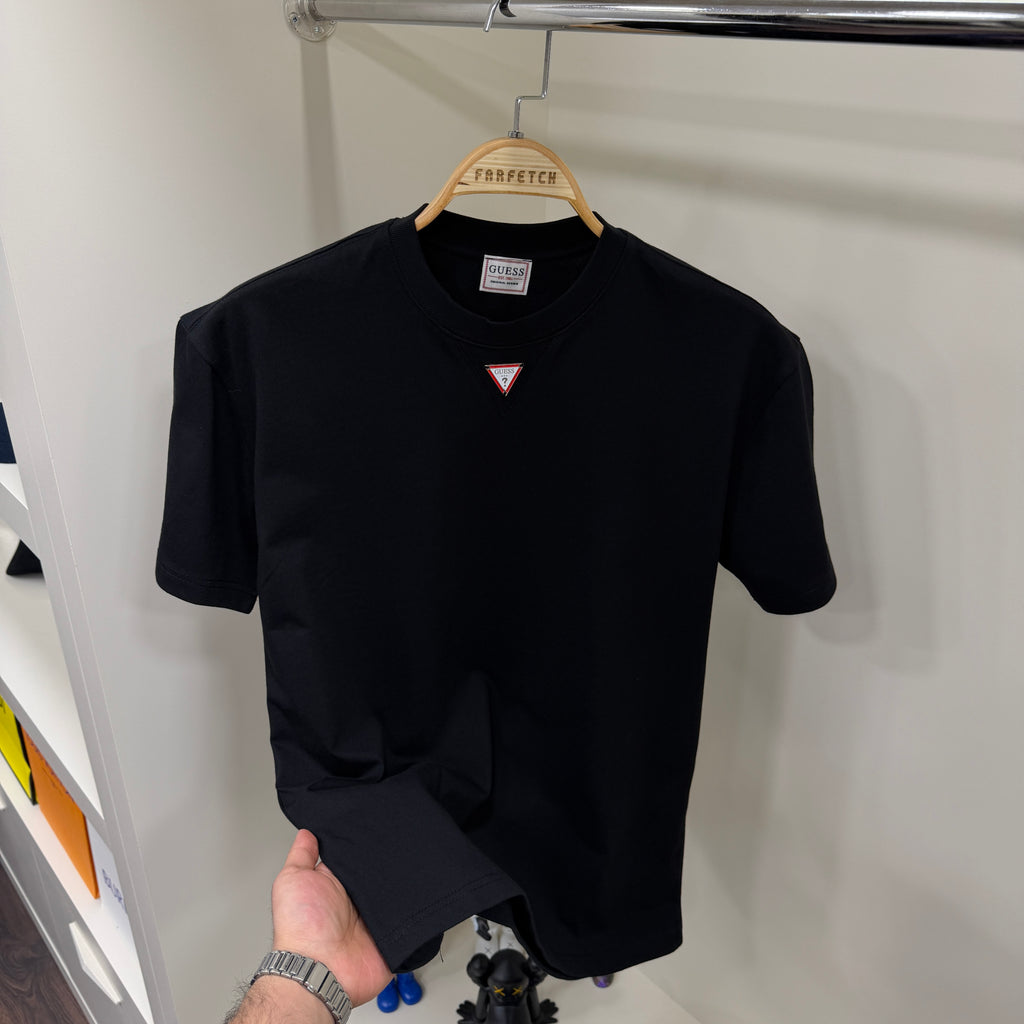 Guess Göğüs Detay Siyah T-Shirt