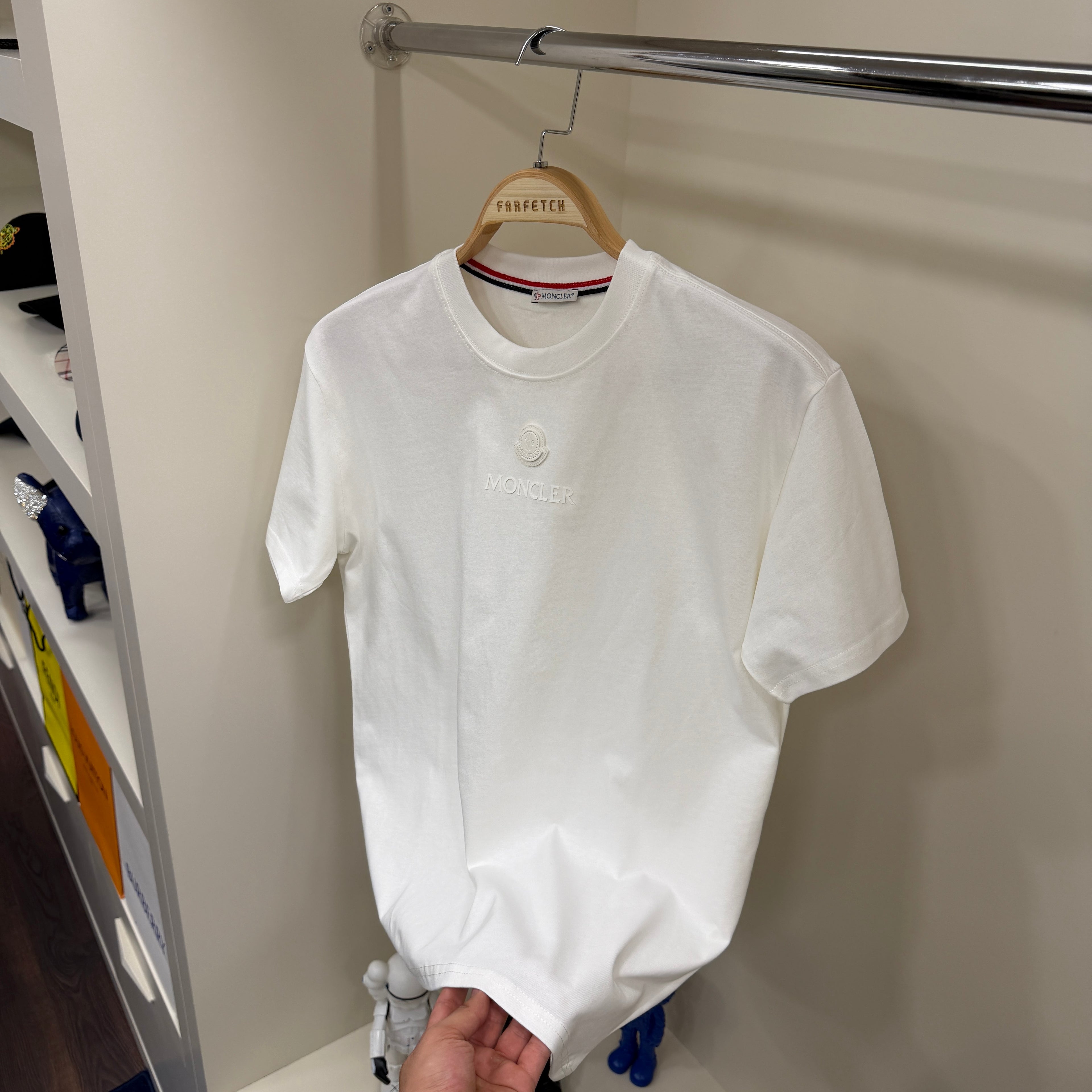 Moncler Gögüs Detay Beyaz T-Shirt
