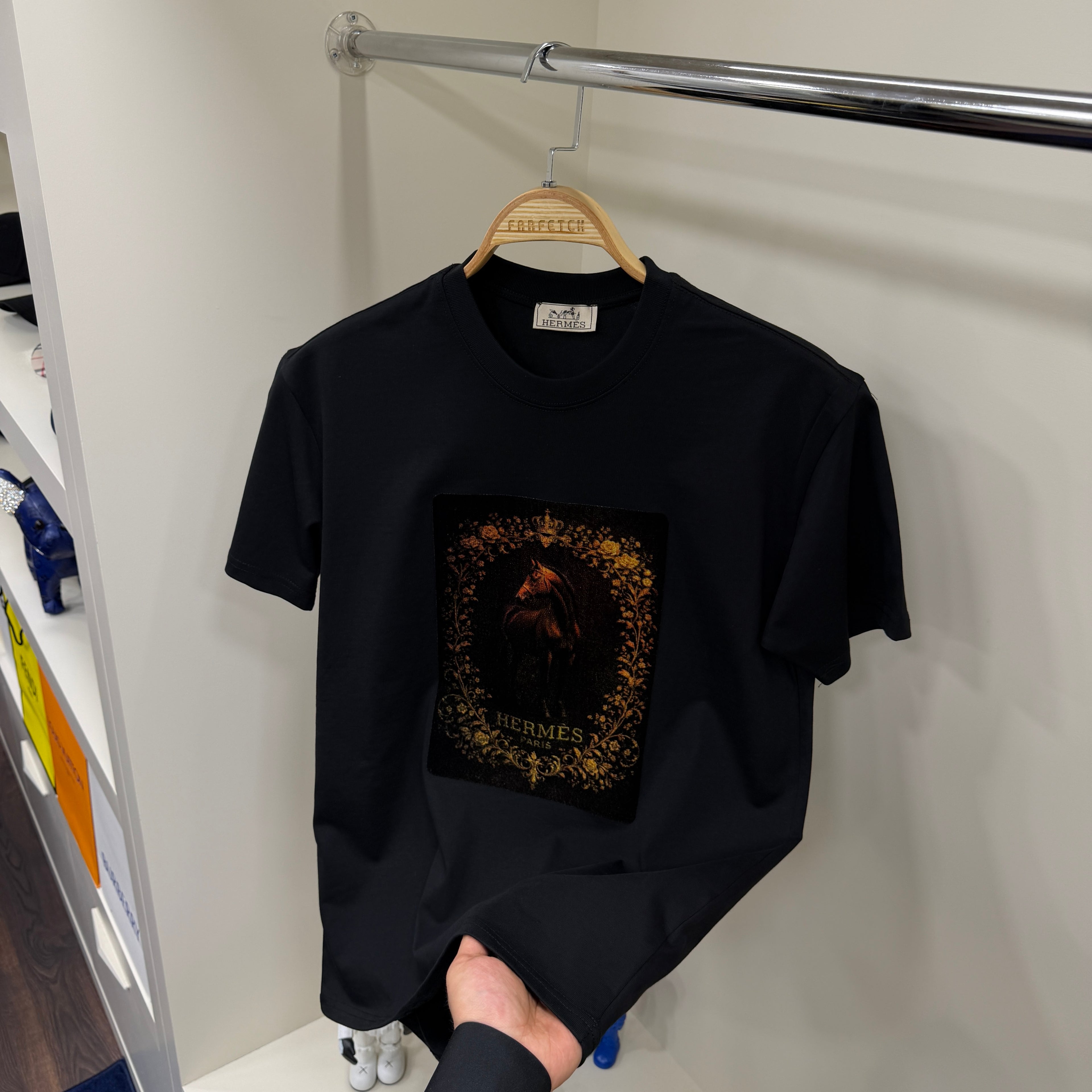 Hermes Flok Baskı Siyah T-Shirt