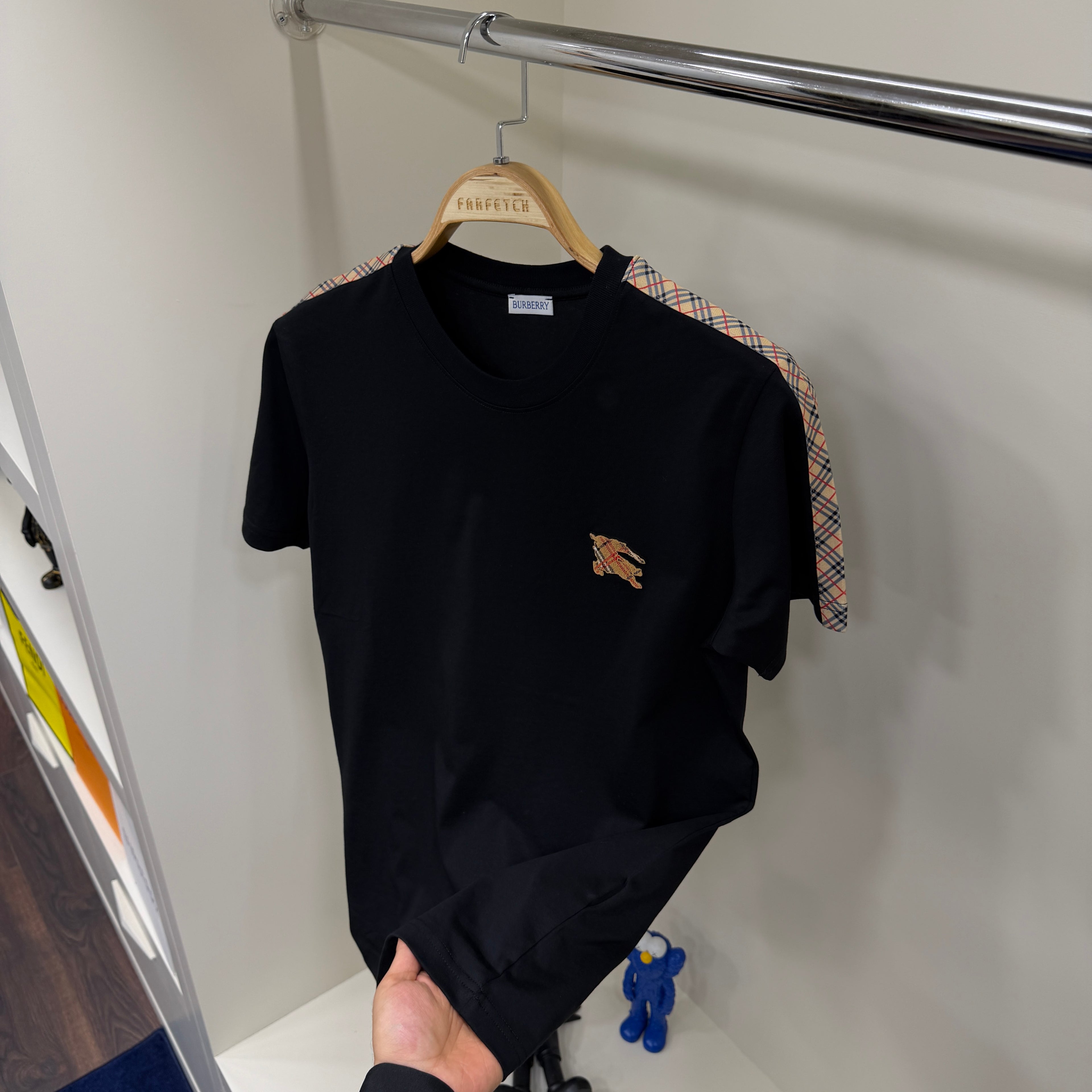 Burberry Omuz Detay Siyah T-Shirt