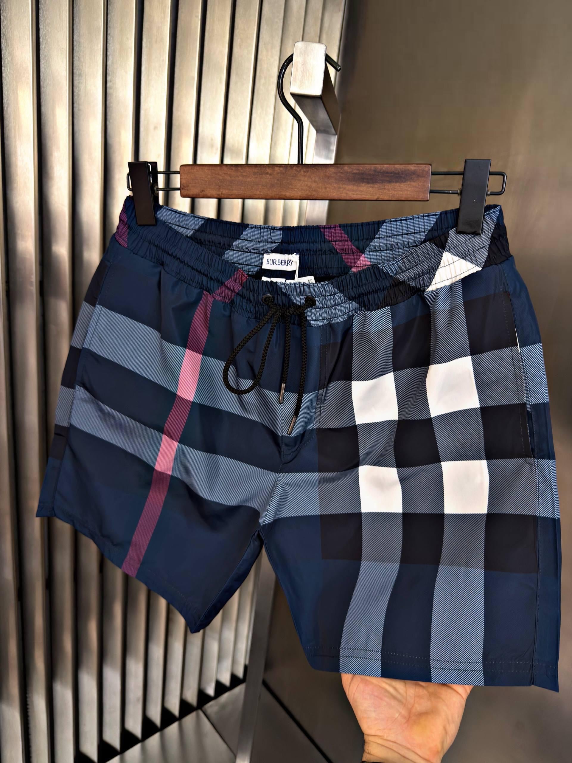 Burberry Deniz Şort